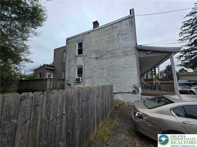 2710 Columbia Street, Palmer Twp, PA 18045