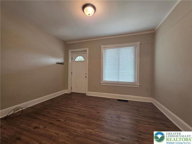 2710 Columbia Street, Palmer Twp, PA 18045