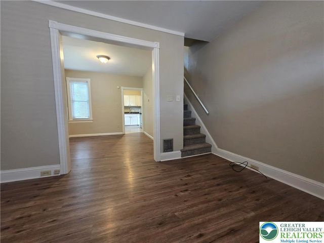 2710 Columbia Street, Palmer Twp, PA 18045