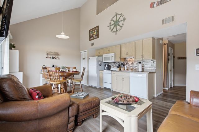 700 Fall Creek Drive 11, Branson, MO 65616