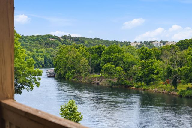 700 Fall Creek Drive 11, Branson, MO 65616