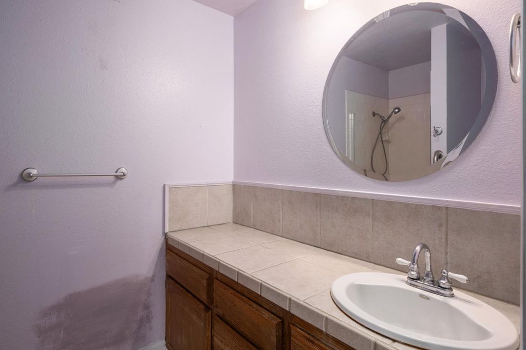 Image 11 of property listing at 317 W Sierra Avenue # 114, Fresno, CA 93704
