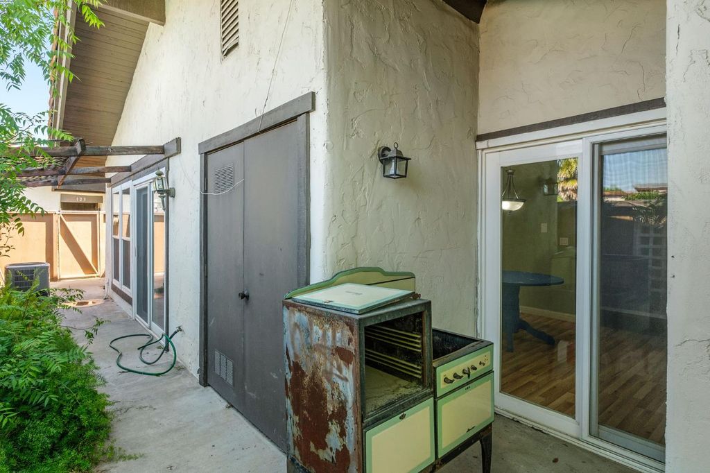 Image 17 of property listing at 317 W Sierra Avenue # 114, Fresno, CA 93704
