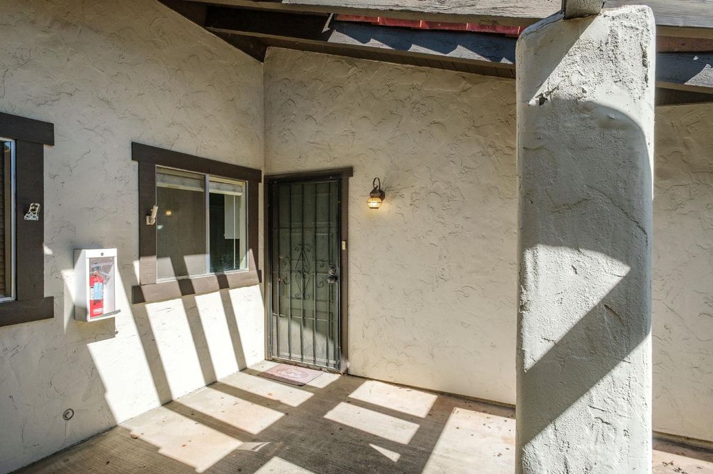 Image 3 of property listing at 317 W Sierra Avenue # 114, Fresno, CA 93704