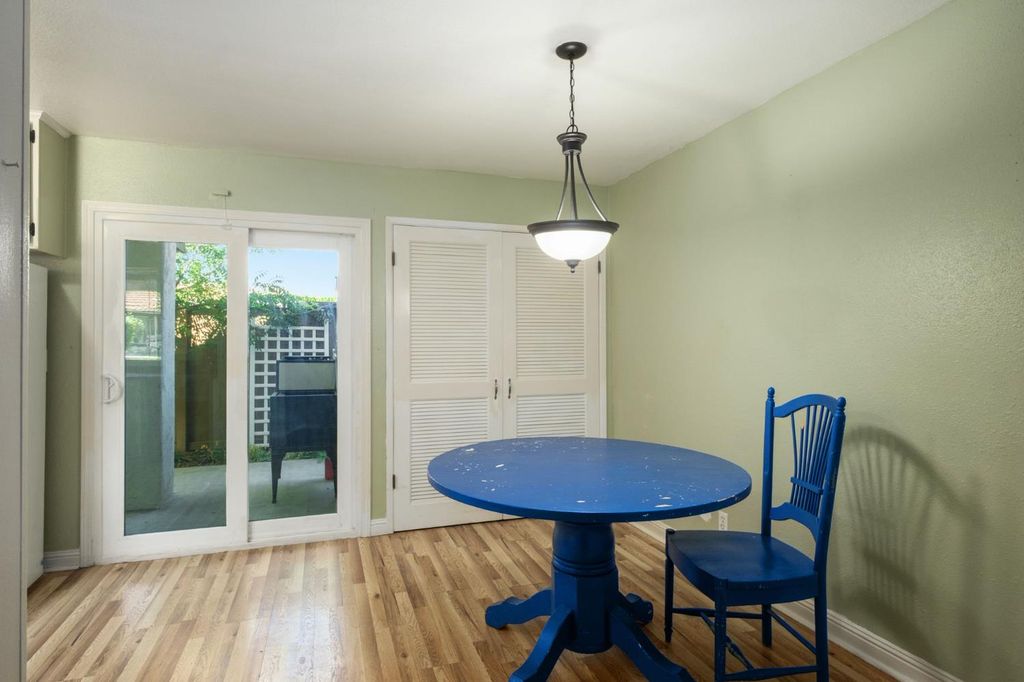 Image 5 of property listing at 317 W Sierra Avenue # 114, Fresno, CA 93704