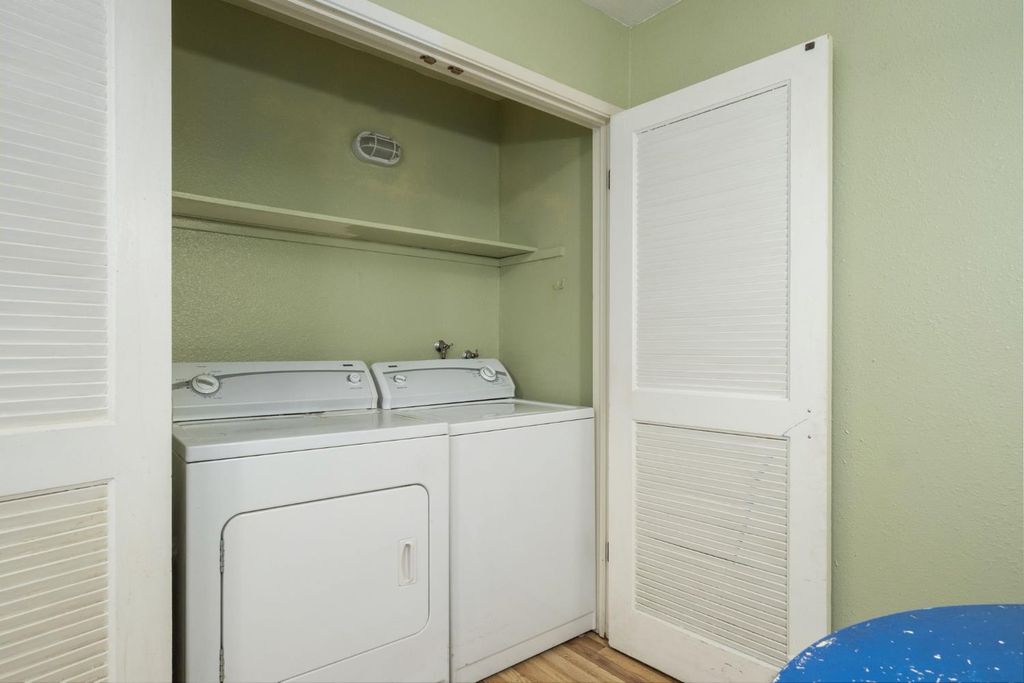 Image 8 of property listing at 317 W Sierra Avenue # 114, Fresno, CA 93704