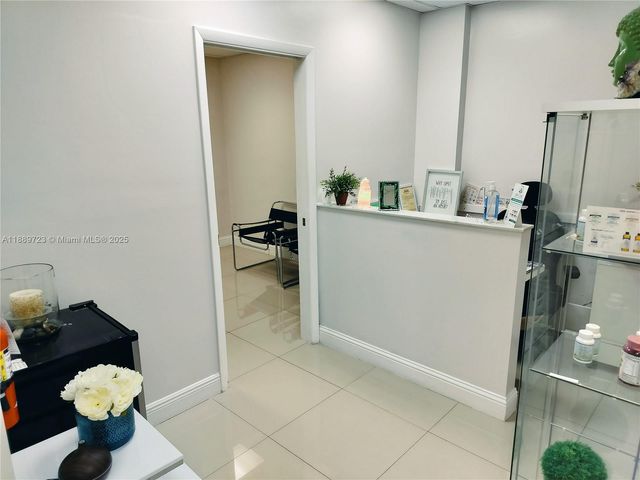 12550 Biscayne Blvd 605, North Miami, FL 33181