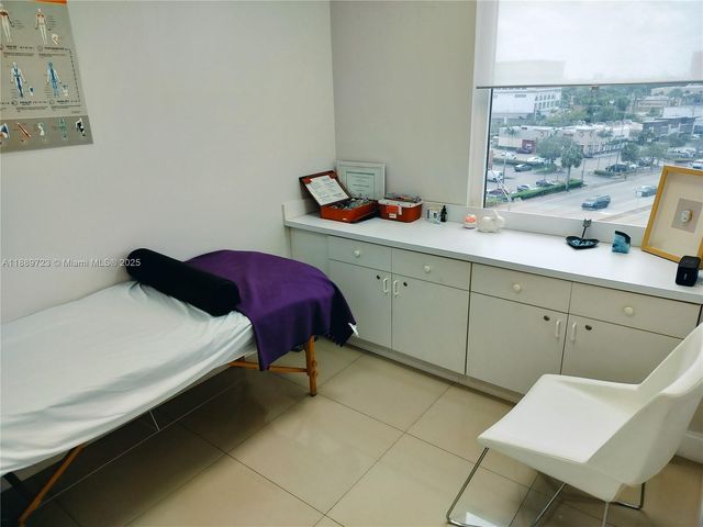 12550 Biscayne Blvd 605, North Miami, FL 33181