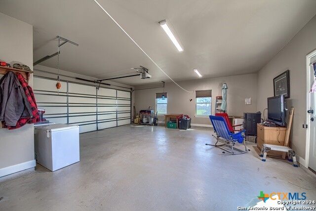 6197 Pfeil Road, Schertz, TX 78154