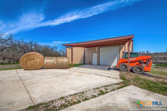 6197 Pfeil Road, Schertz, TX 78154