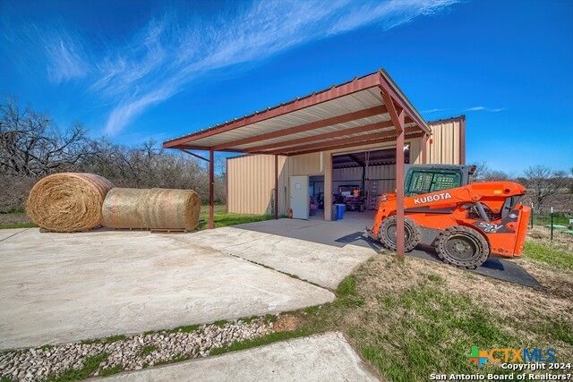 6197 Pfeil Road, Schertz, TX 78154