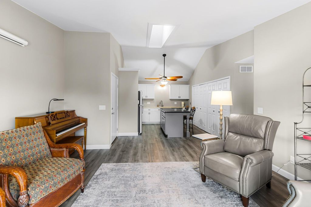 3290 Greenbrier Street 3290C, Vadnais Heights, MN 55127 — photo 2
