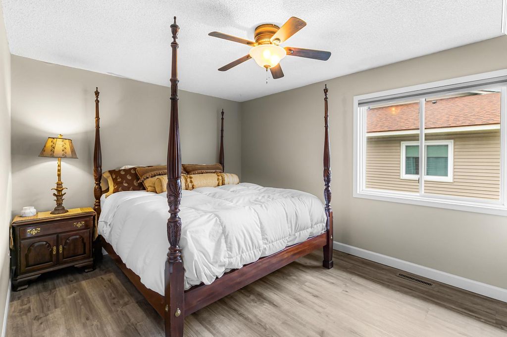 3290 Greenbrier Street 3290C, Vadnais Heights, MN 55127 — photo 4