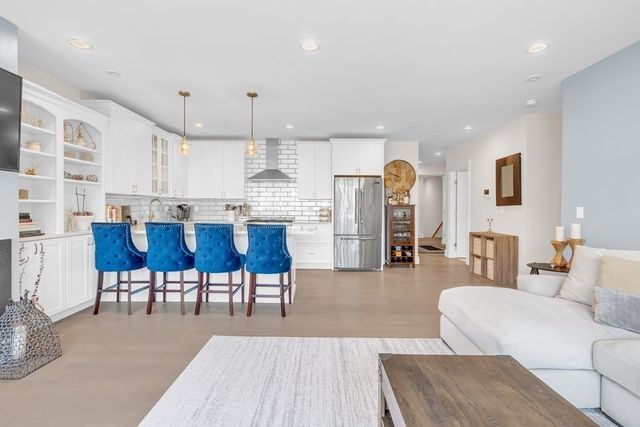 199 W 8th St 6, Boston, MA 02127