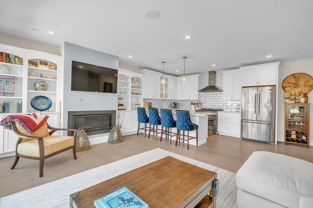 199 W 8th St 6, Boston, MA 02127