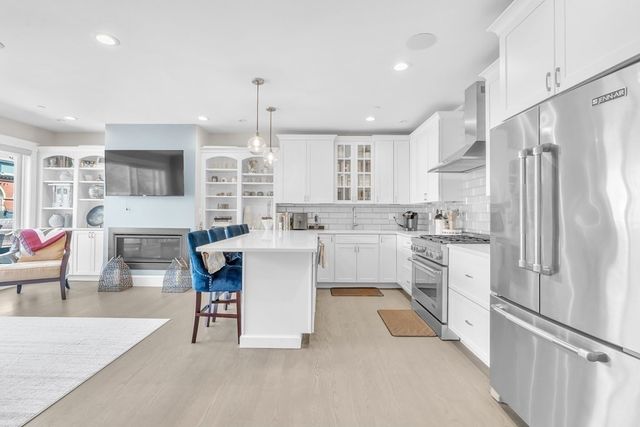 199 W 8th St 6, Boston, MA 02127