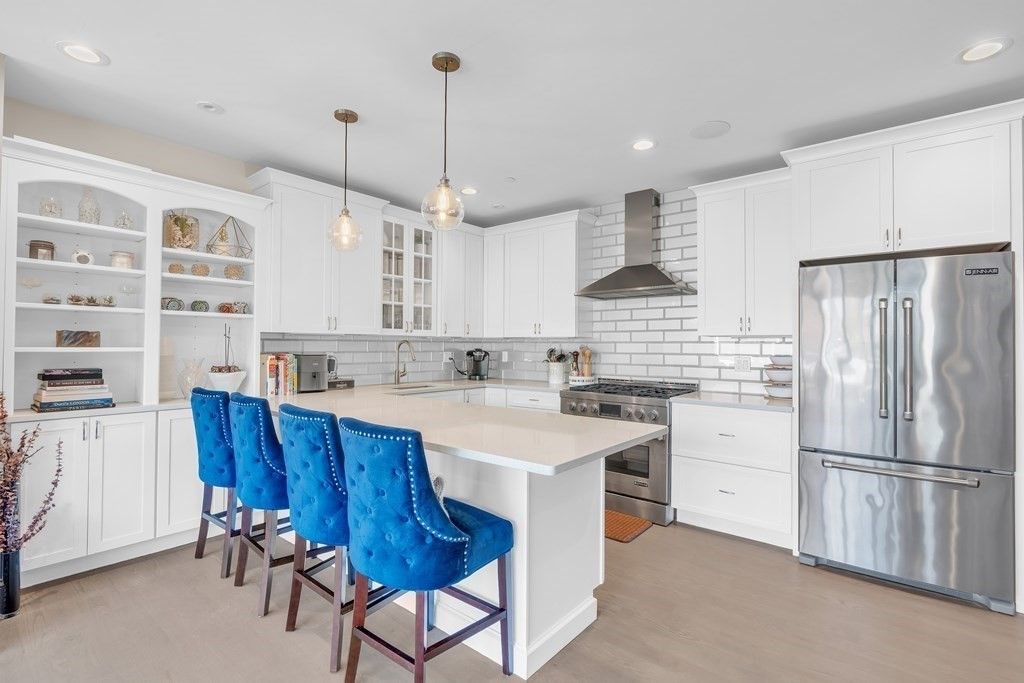 199 W 8th St 6, Boston, MA 02127