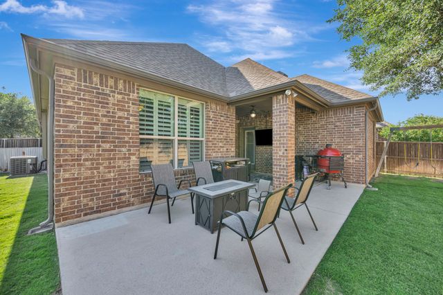 6956 Finch Drive, North Richland Hills, TX 76182