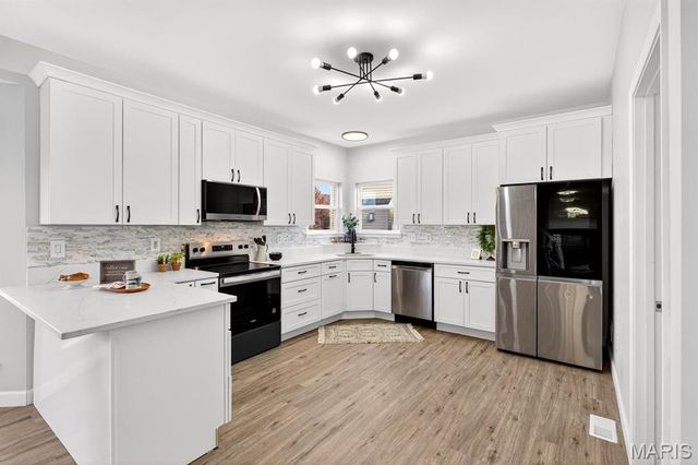 807 Victorygate Court, Lake St Louis, MO 63367