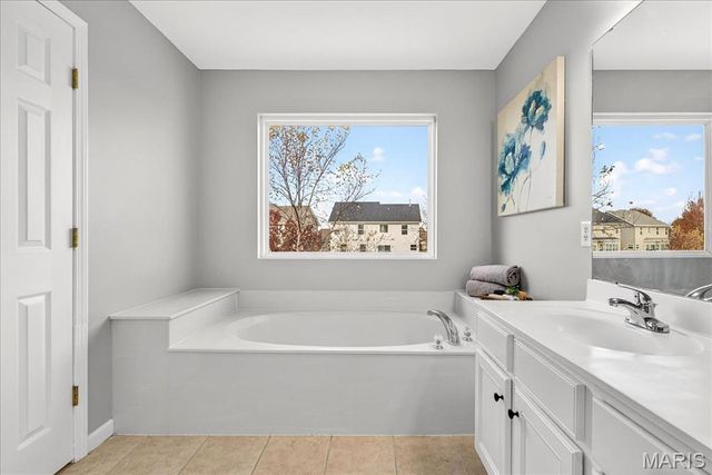 807 Victorygate Court, Lake St Louis, MO 63367