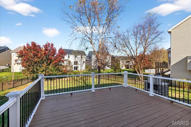 807 Victorygate Court, Lake St Louis, MO 63367