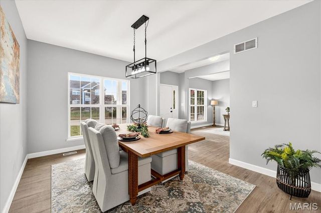 807 Victorygate Court, Lake St Louis, MO 63367