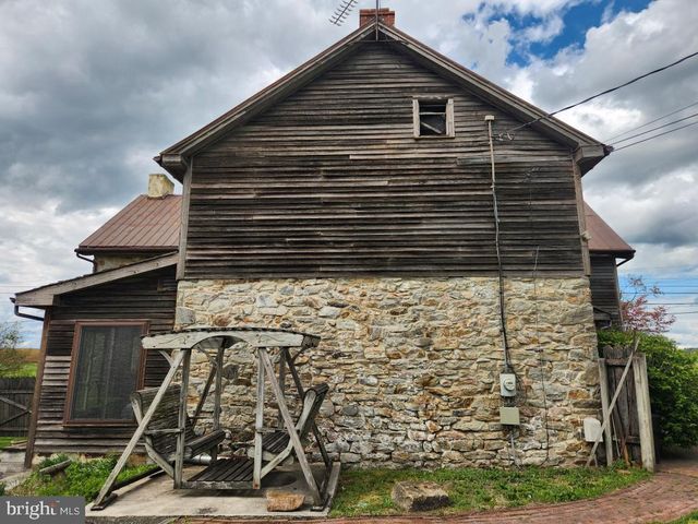 736 STRASBURG RD, Paradise, PA 17562