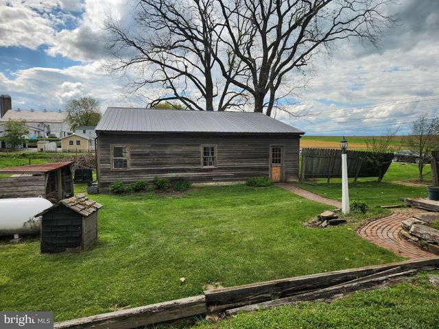 736 STRASBURG RD, Paradise, PA 17562