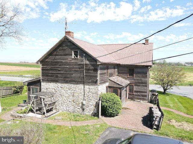 736 STRASBURG RD, Paradise, PA 17562