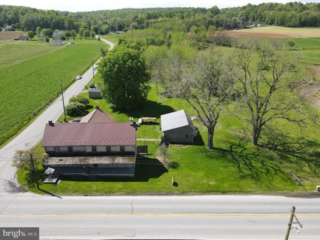 736 STRASBURG RD, Paradise, PA 17562