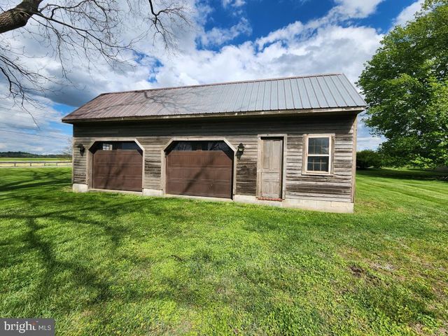 736 STRASBURG RD, Paradise, PA 17562