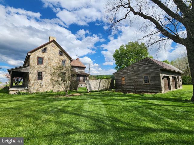 736 STRASBURG RD, Paradise, PA 17562