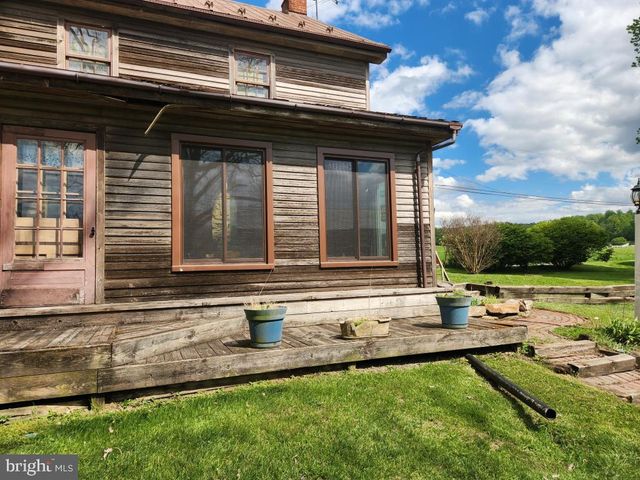 736 STRASBURG RD, Paradise, PA 17562