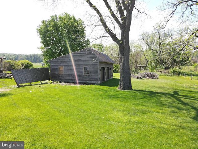 736 STRASBURG RD, Paradise, PA 17562