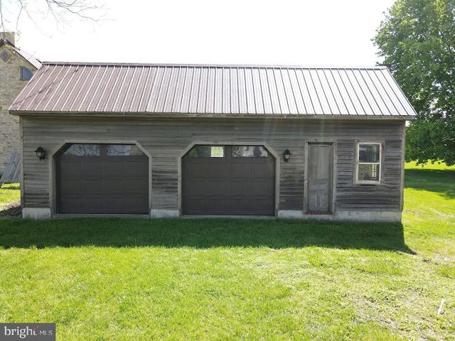736 STRASBURG RD, Paradise, PA 17562