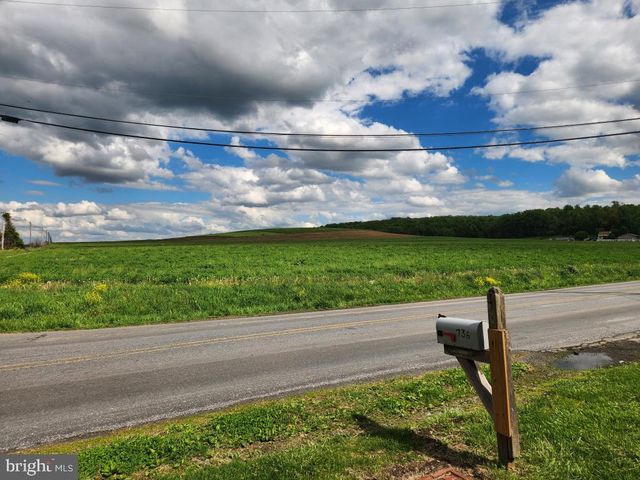 736 STRASBURG RD, Paradise, PA 17562