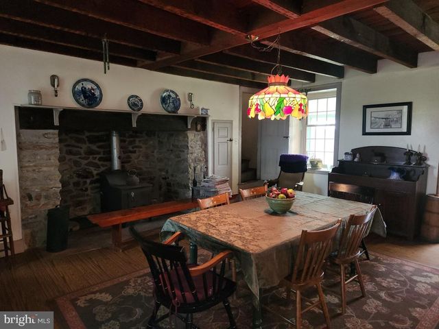 736 STRASBURG RD, Paradise, PA 17562