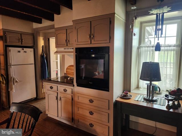 736 STRASBURG RD, Paradise, PA 17562