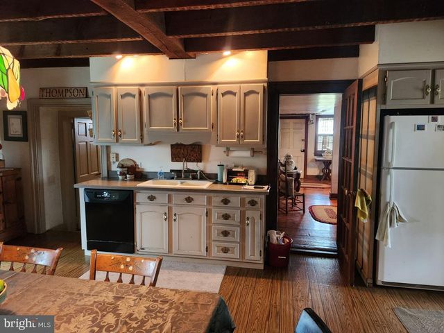 736 STRASBURG RD, Paradise, PA 17562