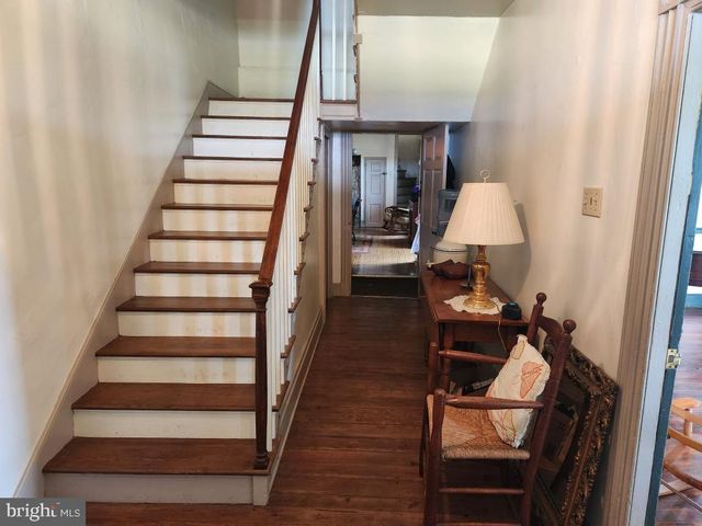 736 STRASBURG RD, Paradise, PA 17562