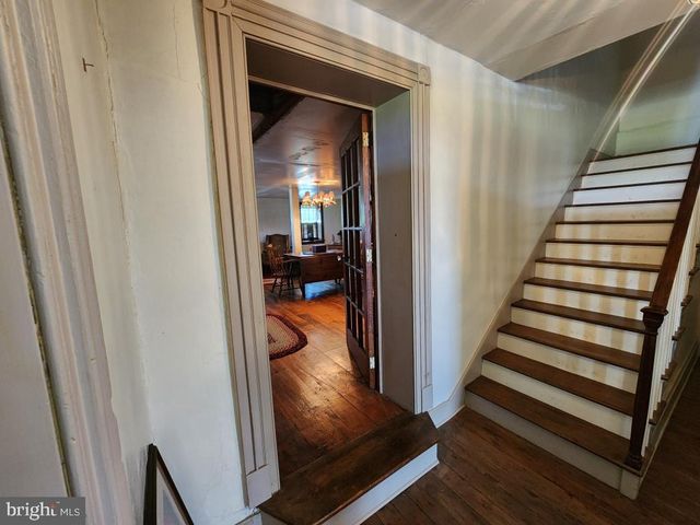 736 STRASBURG RD, Paradise, PA 17562