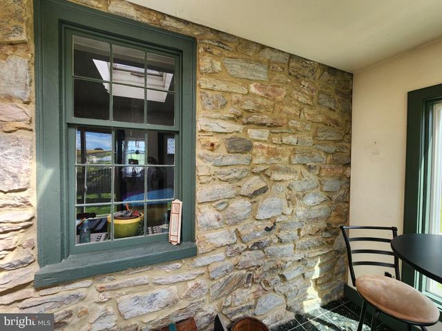 736 STRASBURG RD, Paradise, PA 17562
