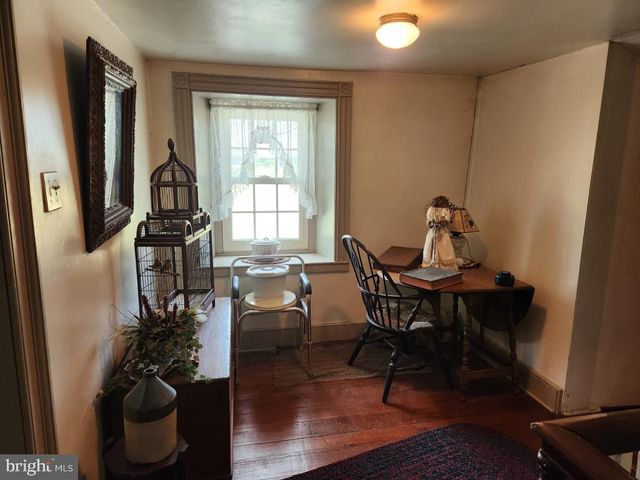 736 STRASBURG RD, Paradise, PA 17562