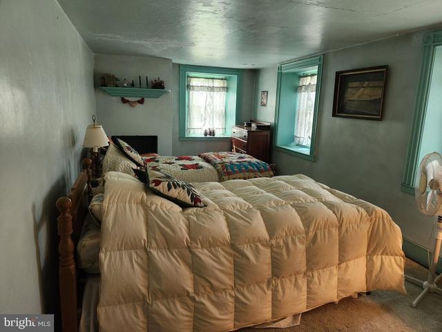 736 STRASBURG RD, Paradise, PA 17562