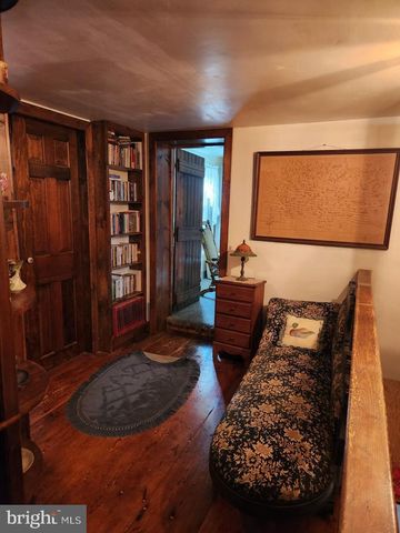 736 STRASBURG RD, Paradise, PA 17562