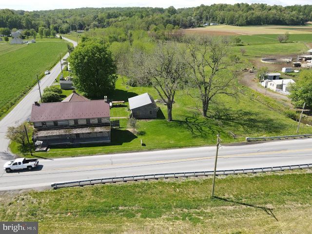 736 STRASBURG RD, Paradise, PA 17562