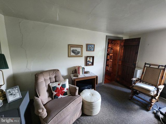 736 STRASBURG RD, Paradise, PA 17562