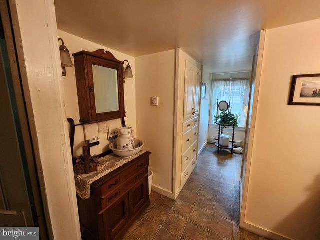 736 STRASBURG RD, Paradise, PA 17562