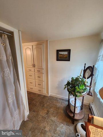 736 STRASBURG RD, Paradise, PA 17562