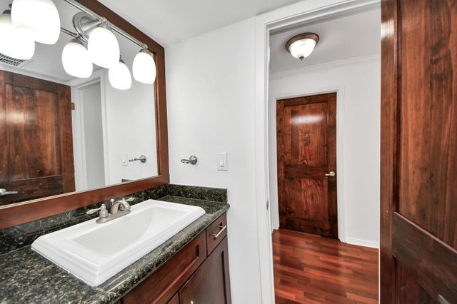 3525 Sage Road 1503, Houston, TX 77056
